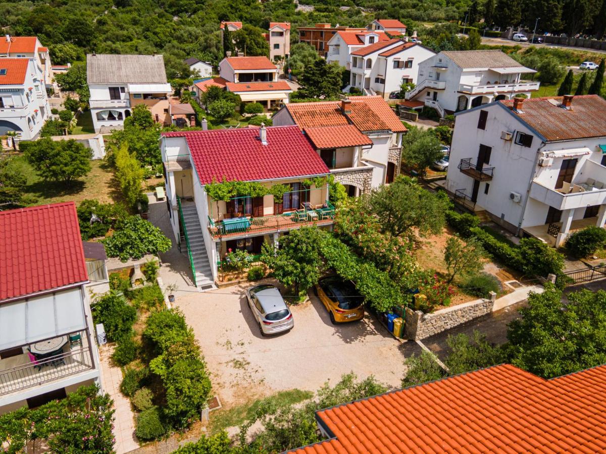 Home Away From Home With A Heated Pool Punat Ngoại thất bức ảnh