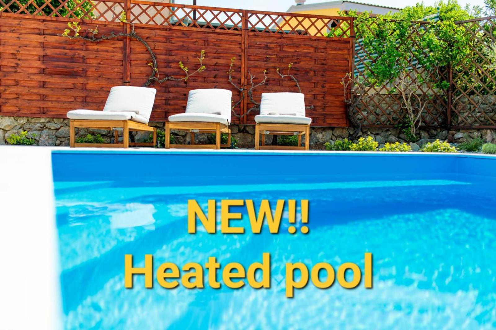 Home Away From Home With A Heated Pool Punat Ngoại thất bức ảnh