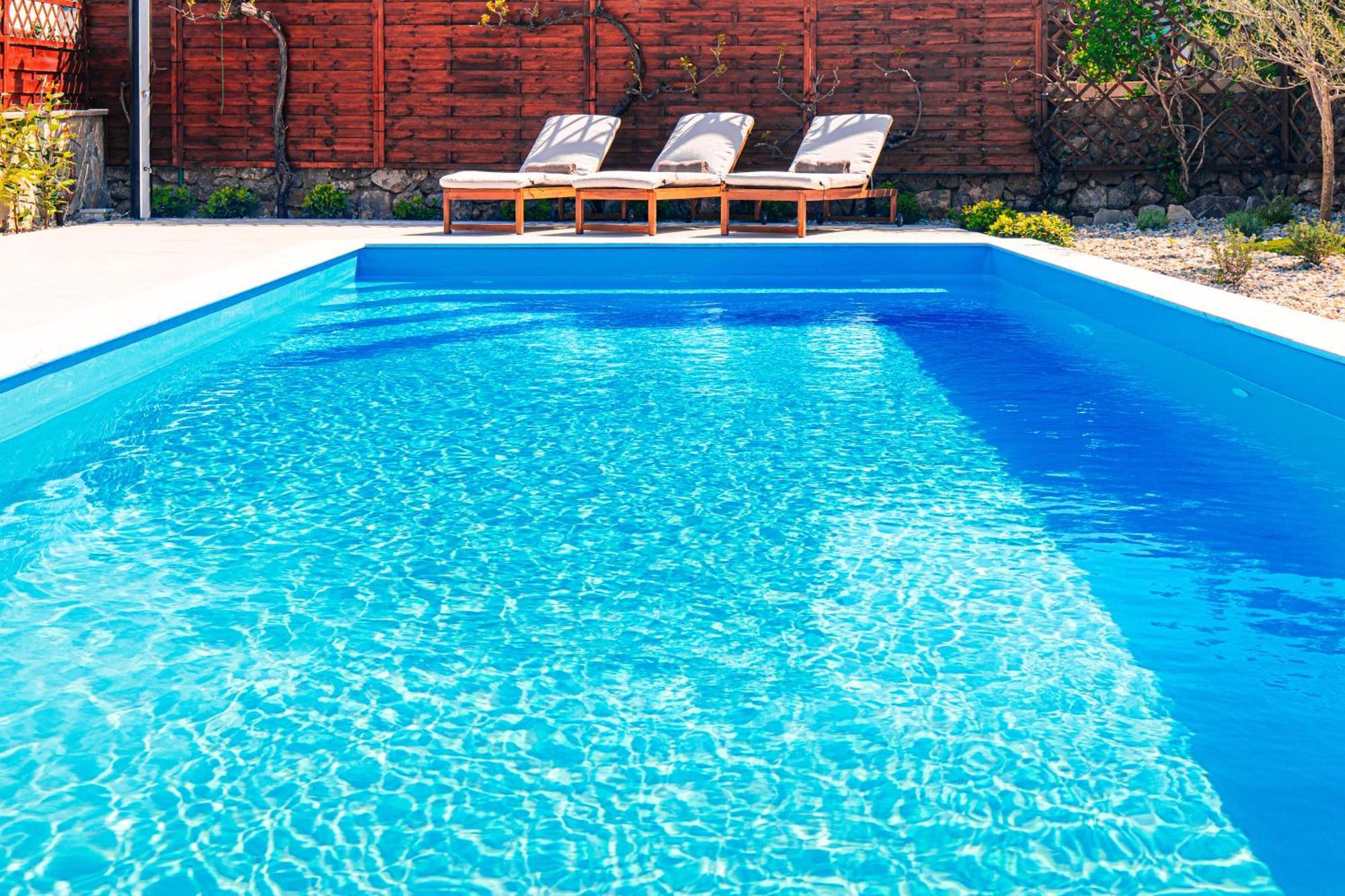 Home Away From Home With A Heated Pool Punat Ngoại thất bức ảnh
